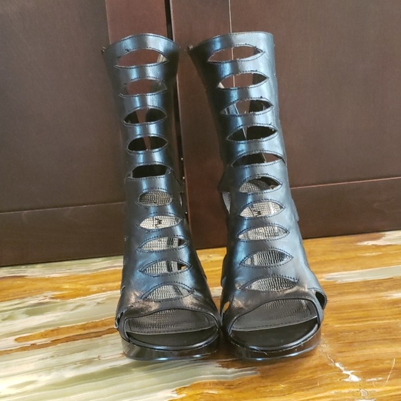 Heels - Picture 2 of 4